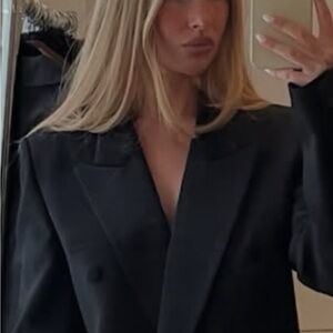 Velvet by Graham & Spencer Black Tailored Blazer